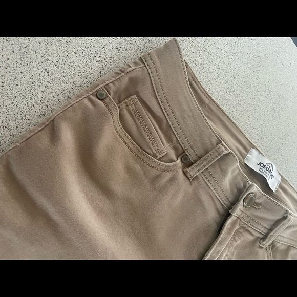 #31 Jordache mid rise skinny jeans - Picture 8 of 8